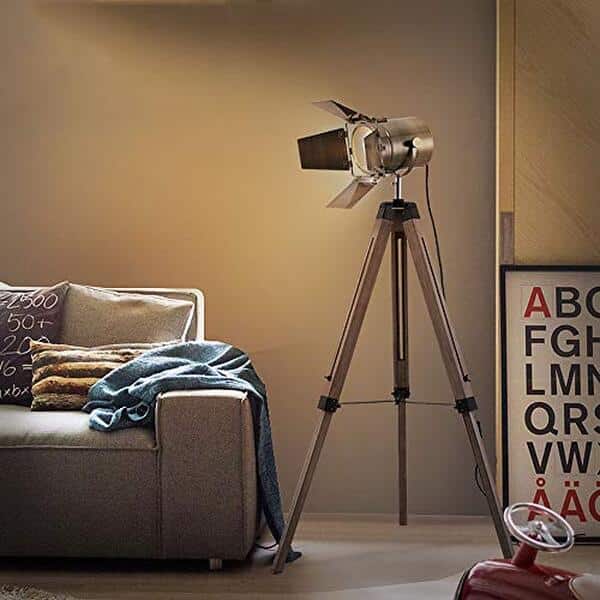 Découvrez notre test complet du lampadaire industriel LANMOU : style rétro et hauteur ajustable pour s'adapter à tous vos espaces. Alliez design vintage et fonctionnalité dans votre intérieur.