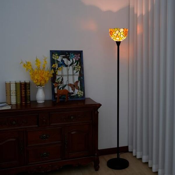 Découvrez notre avis sur la lampe Blivuself style Tiffany tournesol jaune : design élégant, ambiance chaleureuse et qualité incomparable pour embellir votre intérieur.