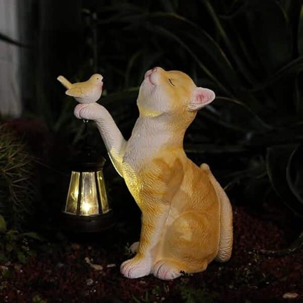 Découvrez nos ornements de jardin chat avec lampe solaire : une décoration étanche et originale pour sublimer votre extérieur. Avis et guide d'achat complet. 