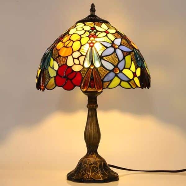 Découvrez notre avis complet sur la lampe Tiffany FUMAT 12 pouces : un luminaire vintage de qualité pour sublimer votre intérieur avec élégance et charme intemporel.