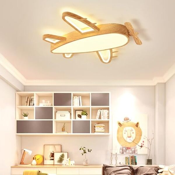 Découvrez notre test complet du plafonnier LED A.1.Coo avion pour chambre d'enfant : design ludique, économies d'énergie et sécurité garantie pour les enfants.