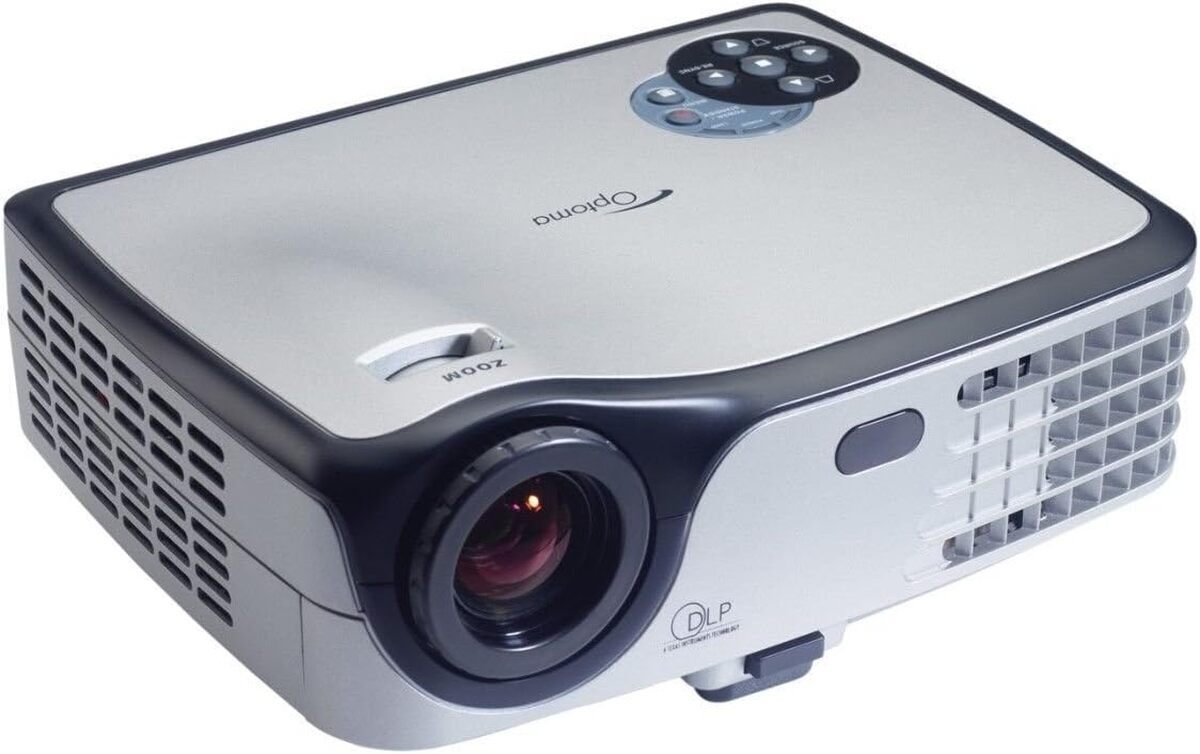 Test : vidéoprojecteur Optoma EP 729 portable, ultra-léger à 1600 lumens