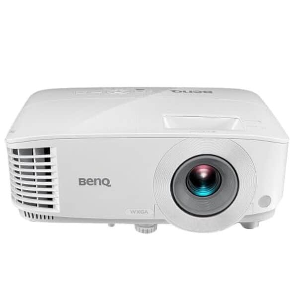 Découvrez notre test complet du projecteur BenQ MW550 : une analyse détaillée de sa luminosité exceptionnelle, sa performance et ses caractéristiques pour des présentations et films en haute qualité.