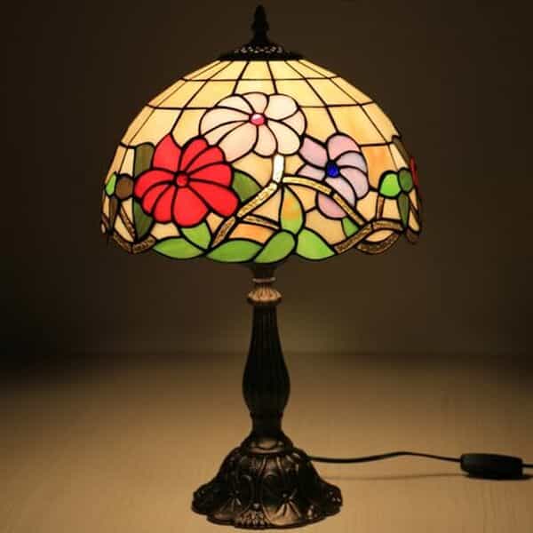 Découvrez notre avis détaillé sur la lampe Tiffany 12 pouces FUMAT : élégance, qualité et design vitrail pour sublimer votre décoration intérieure. 