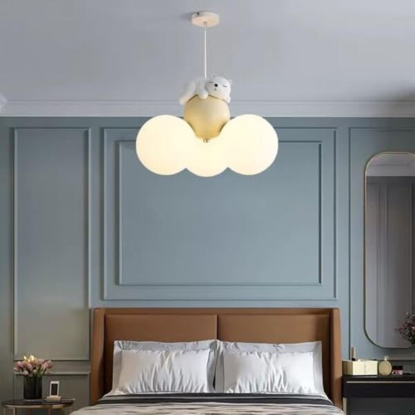 Découvrez la suspension Guanshan LED avec ours endormi, le luminaire parfait pour créer une ambiance douce et apaisante dans la chambre de votre enfant. Design adorable et éclairage LED économique.