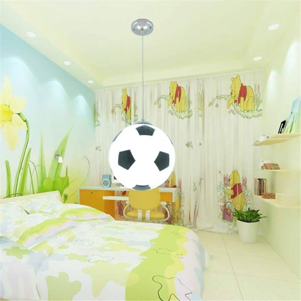 Test du luminaire chambre ado LED design football