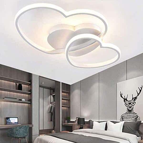 Découvrez notre plafonnier LED en forme de cœur pour enfant avec télécommande : un luminaire moderne, pratique et tendance pour la chambre de votre enfant. 