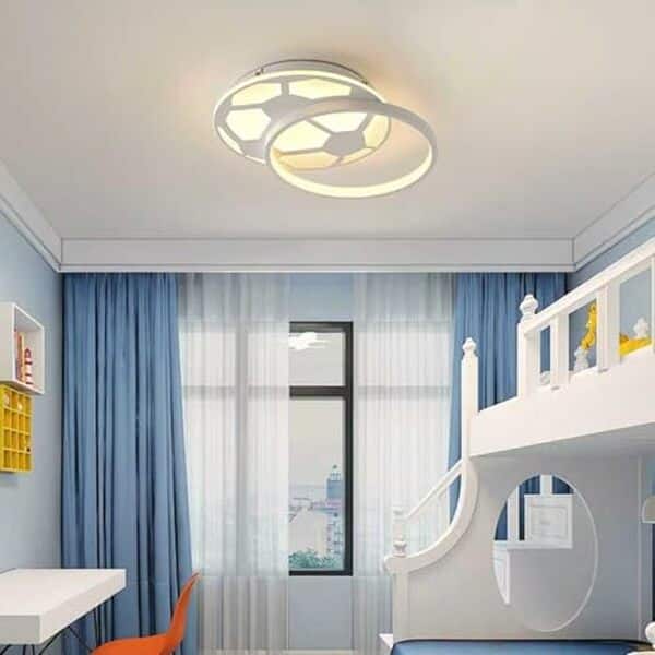 Découvrez notre test du plafonnier LED YZBEIMDAI football dimmable : design ludique, luminosité réglable et idéal pour la chambre d'enfants. Avis et conseils d'achat.